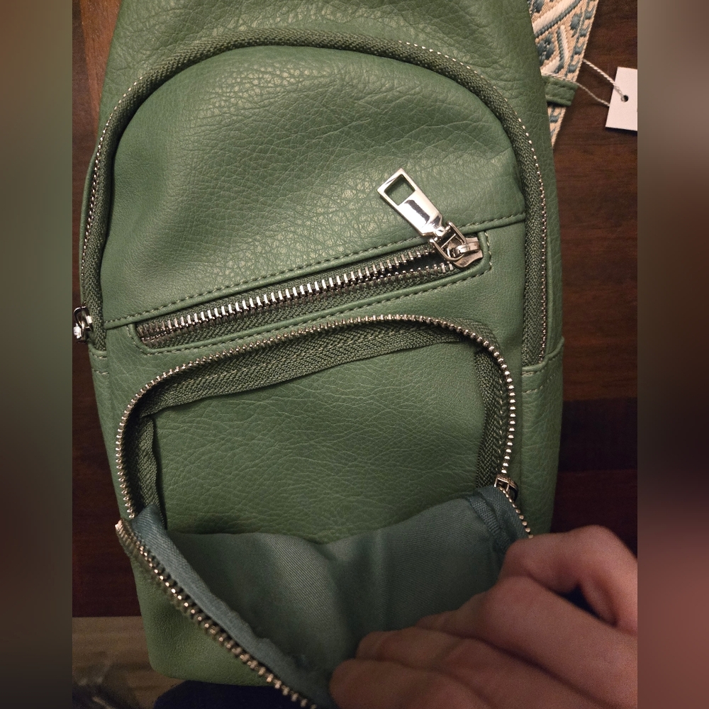 Malibu Skye Vegan Leather Green Crossbody Sling Bag With Adjustable Strap - Picture 2 of 9